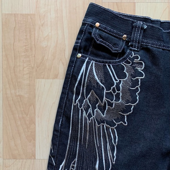 MJ Collection B-BOY Capri Embroidered Jeans - Picture 4 of 7